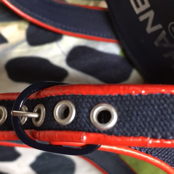 Chanel 38 Red Patent Leather & Black Fabric 7.5 - Picture 16 of 16